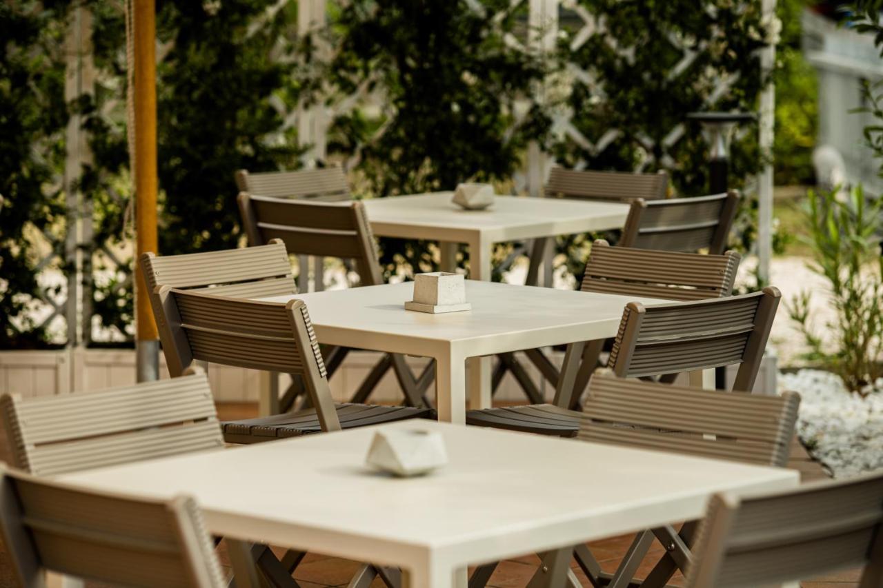 Hotel Lydia Cervia Exterior photo
